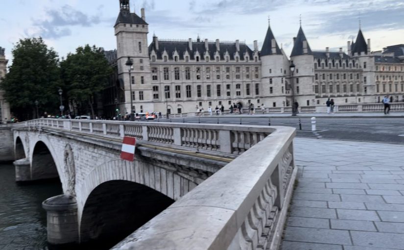 An Internet Refugee in Paris at night